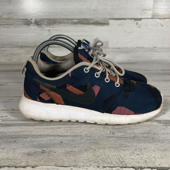 Nike Women's‎ Roshe One JCRD Print In Multicolor Size 7 - Picture 1 of 9